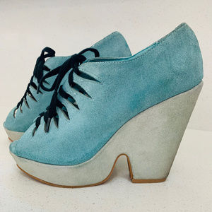 Deena & Ozzy Platforms